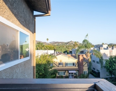 320 E Stocker Street - Photo Thumbnail 35