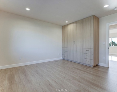 11542 Encino Avenue - Photo Thumbnail 37