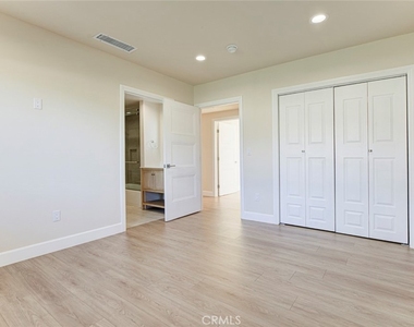 11542 Encino Avenue - Photo Thumbnail 33