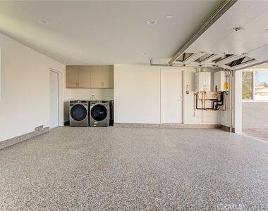 11542 Encino Avenue - Photo Thumbnail 40