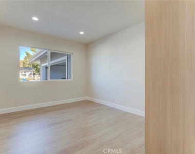 11542 Encino Avenue - Photo Thumbnail 18