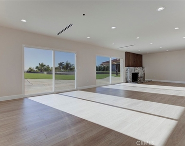 11542 Encino Avenue - Photo Thumbnail 10