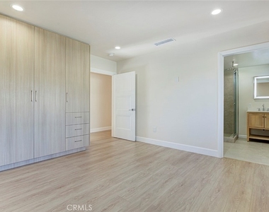11542 Encino Avenue - Photo Thumbnail 38