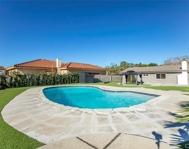 11542 Encino Avenue - Photo Thumbnail 49