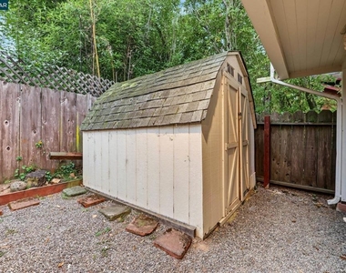 23 Sycamore Ave - Photo Thumbnail 19