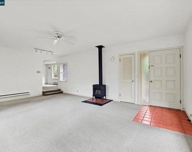 23 Sycamore Ave - Photo Thumbnail 2