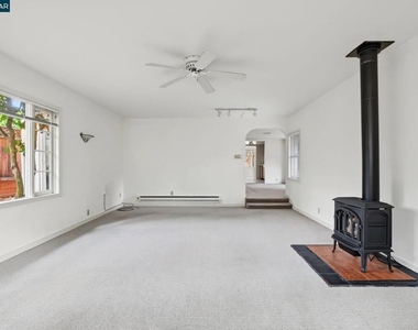 23 Sycamore Ave - Photo Thumbnail 1