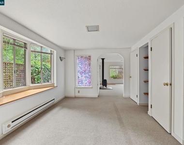 23 Sycamore Ave - Photo Thumbnail 5