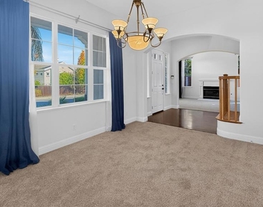 830 Pradera Way - Photo Thumbnail 12
