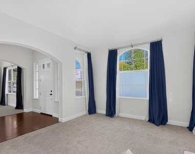 830 Pradera Way - Photo Thumbnail 10