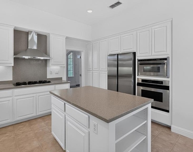 830 Pradera Way - Photo Thumbnail 17