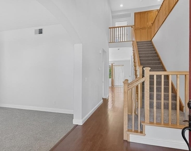 830 Pradera Way - Photo Thumbnail 6