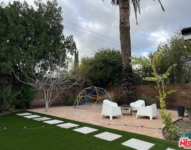 4821 Heaven Avenue - Photo Thumbnail 33