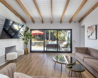 4821 Heaven Avenue - Photo Thumbnail 10