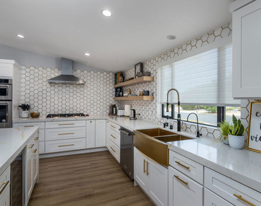 4821 Heaven Avenue - Photo Thumbnail 39
