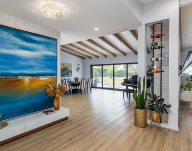 4821 Heaven Avenue - Photo Thumbnail 14