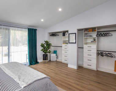 4821 Heaven Avenue - Photo Thumbnail 25
