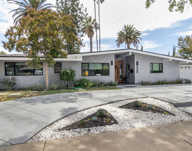 4821 Heaven Avenue - Photo Thumbnail 36