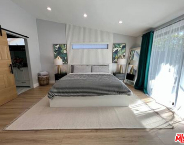 4821 Heaven Avenue - Photo Thumbnail 24