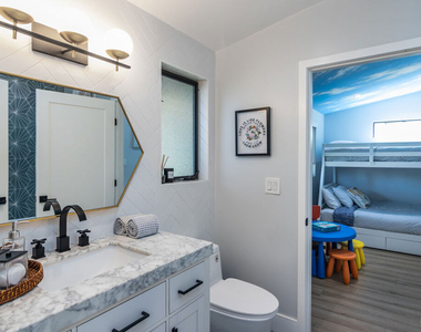 4821 Heaven Avenue - Photo Thumbnail 21