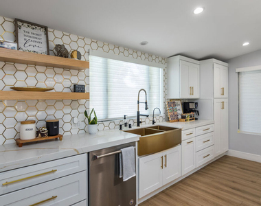 4821 Heaven Avenue - Photo Thumbnail 3