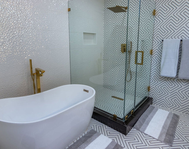 4821 Heaven Avenue - Photo Thumbnail 26