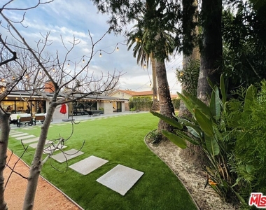 4821 Heaven Avenue - Photo Thumbnail 32