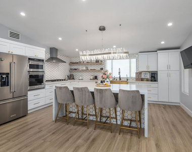 4821 Heaven Avenue - Photo Thumbnail 7