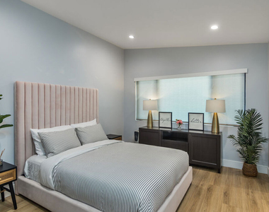 4821 Heaven Avenue - Photo Thumbnail 17