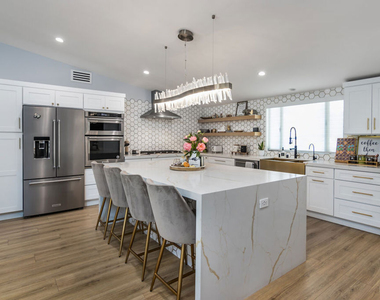 4821 Heaven Avenue - Photo Thumbnail 6