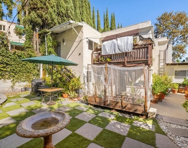 1743 Courtney Avenue - Photo Thumbnail 21