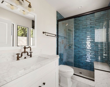 1743 Courtney Avenue - Photo Thumbnail 15