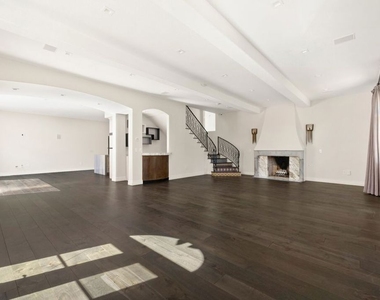 1743 Courtney Avenue - Photo Thumbnail 1