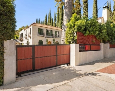 1743 Courtney Avenue - Photo Thumbnail 27