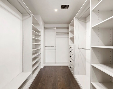 1743 Courtney Avenue - Photo Thumbnail 12