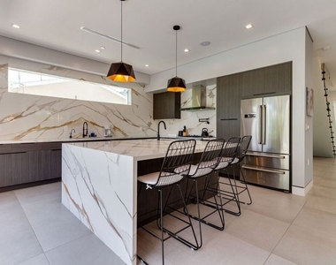 18015 Martha Street - Photo Thumbnail 14