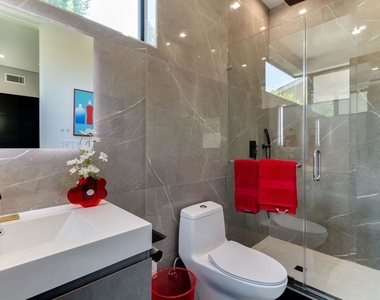 18015 Martha Street - Photo Thumbnail 17