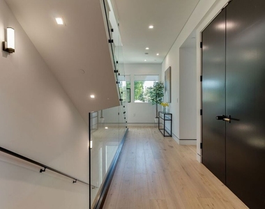 18015 Martha Street - Photo Thumbnail 22