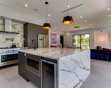 18015 Martha Street - Photo Thumbnail 15