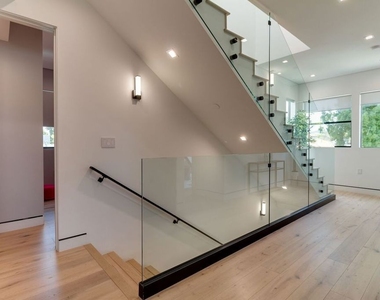 18015 Martha Street - Photo Thumbnail 20