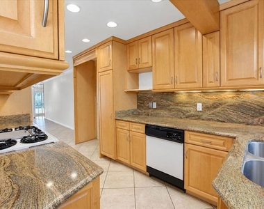 5352 Zelzah Avenue - Photo Thumbnail 13