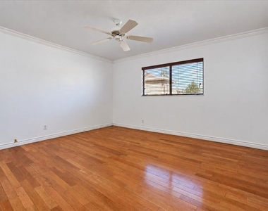 5352 Zelzah Avenue - Photo Thumbnail 28