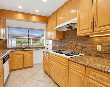 5352 Zelzah Avenue - Photo Thumbnail 12