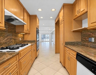 5352 Zelzah Avenue - Photo Thumbnail 14