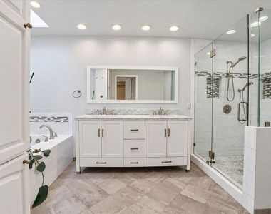 5352 Zelzah Avenue - Photo Thumbnail 18
