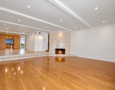5352 Zelzah Avenue - Photo Thumbnail 6