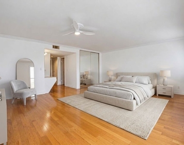 5352 Zelzah Avenue - Photo Thumbnail 16