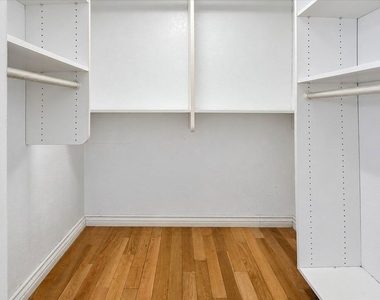 5352 Zelzah Avenue - Photo Thumbnail 29