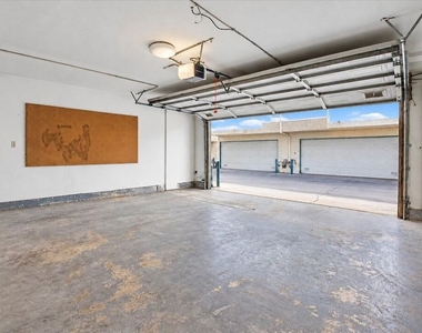 5352 Zelzah Avenue - Photo Thumbnail 36