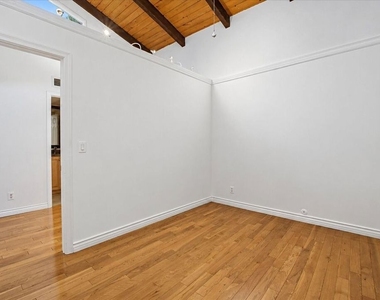 5352 Zelzah Avenue - Photo Thumbnail 26